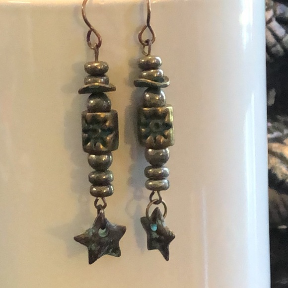 pyrite & patina star earrings handcrafted - Picture 4 of 14